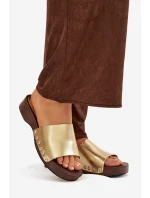 Dámské žabky se zlatými sponkami Terissa