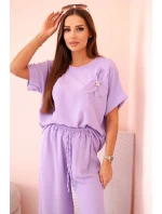 Dámsky viskózový set s ozdobným kvetom a širokými nohavicami - fuchsiová svetlofialová