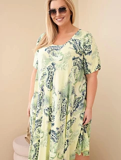 Dámske viskózové šaty pre plnoštíhle ženy s krátkymi rukávmi a paisley potlačou svetlozelenej farby