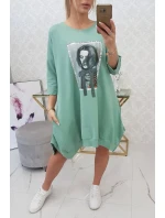 Šaty s potlačou a rozšíreným spodným dielom v tmavej mätovej farbe Šaty s potlačou a rozšíreným spodným dielom v tmavej mätovej farbe