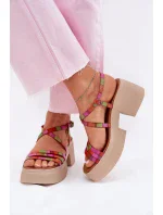 Sandále na podpätku model 215023 Krok v štýle Sandále na podpätku model 215023 Krok v štýle