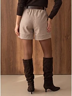 Elegantné dámske šortky s opaskom, béžové, FashionStreet SY0628 Elegantné dámske šortky s opaskom, béžové, FashionStreet SY0628