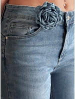 Dámske džínsové zvonové nohavice s kvetom FLOWERSSE modré FashionStreet UY2677 Dámske džínsové zvonové nohavice s kvetom FLOWERSSE modré FashionStreet UY2677