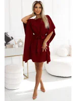 287-34 SOFIA Dámske šaty s motýlikom a viazaním v páse - Bordeaux