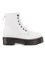 Vynikajúce dámske biele členkové topánky na plochom podpätku