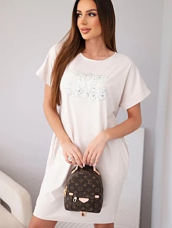 Dámske viskózové šaty s krátkymi rukávmi a ozdobnou potlačou béžovej farby