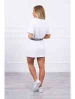 Šaty s ozdobným pásikom biele