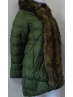 Dámska zimná bunda s kožušinou W749 zelená - Goodlooking