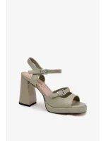 Sandále na podpätku model 212825 Krok vo veľkom štýle