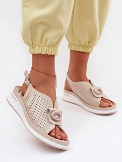 Kožené dámské sandály s ozdobným detailem Béžové Deliva