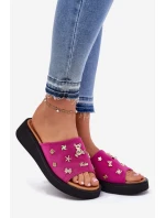 Zamszowe Klapki Damskie Z Przypinkami Vinceza 66741 Fuksja
