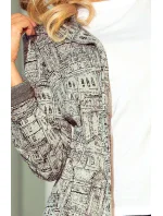 Teplý dámsky prehoz s kapucňou, vreckami a vzorom "mesto" model 6376504 Teplý dámsky prehoz s kapucňou, vreckami a vzorom "mesto" model 6376504