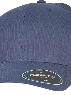 Flexfit 6100NU 6-panelová čiapka s kšiltom „NU®“ 55.6100 tmavomodrá