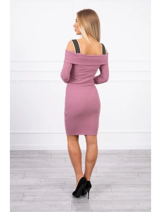 Šaty so širokými ramienkami tmavo ružové