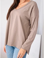 Dámska bavlnená oversized blúzka s výstrihom do V a predĺženým zadným dielom, farba fango Dámska bavlnená oversized blúzka s výstrihom do V a predĺženým zadným dielom, farba fango
