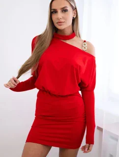 Šaty so zdobením na ramenách červené