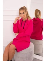 Šaty s kapucňou a bočným rázporkom fuchsiová