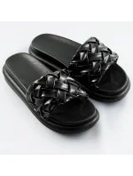 Čierne dámske šľapky so zapleteným pásikom (XA-137)