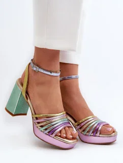 Sandále na podpätku model 196965 Krok vo veľkom štýle