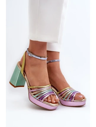 Sandále na podpätku model 196965 Krok vo veľkom štýle Sandále na podpätku model 196965 Krok vo veľkom štýle