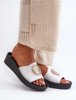 Zazoo 2920 Skórzane Klapki Damskie Na Koturnie Ze Złotym Detalem Białe