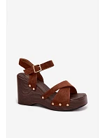 Dámské sandály na platformě se zlatými přezkami Camel Velvra