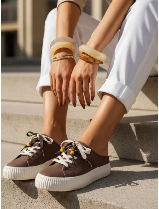 Dámske tenisky na platforme s ozdobnými korálkami hnedej farby ZY1410