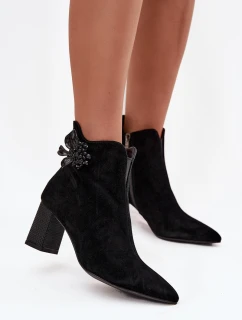 Zamszowe Botki Damskie Na Słupku Z Ozdobą D&A CR52-686 Czarne