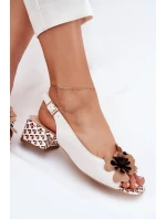 Skórzane Sandały Damskie Na Klocku Z Ozdobnym Kwiatem Laura Messi 2973 Białe