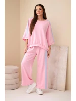 Dámsky viskózový maslový komplet so širokými nohavicami a voľnou blúzkou svetloružový Dámsky viskózový maslový komplet so širokými nohavicami a voľnou blúzkou svetloružový