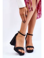 Błyszczące Sandałki Na Masywnym Obcasie Czarne Calmi