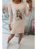 Šaty s grafikou dievčatá v 3D okuliaroch púdrovo ružové