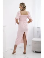 Šaty so zaväzovacími rukávmi vzadu svetlo ružovej farby Šaty so zaväzovacími rukávmi vzadu svetlo ružovej farby