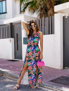 Dlhé viacfarebné dámske šaty s elastickým pásom (8183)