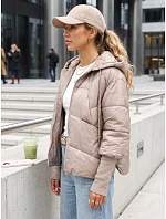Krátka dámska prešívaná bunda s kapucňou v kamelovej farbe, FashionStreet TY5764 Krátka dámska prešívaná bunda s kapucňou v kamelovej farbe, FashionStreet TY5764