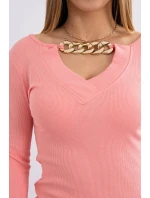 Šaty so zlatou retiazkou marhuľová