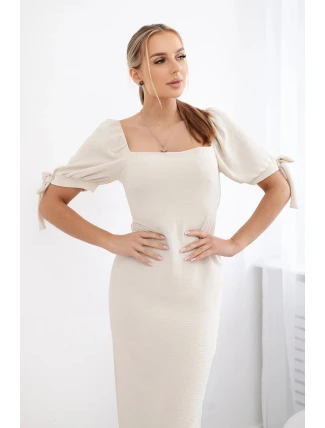 Šaty so zaväzovacími rukávmi béžové