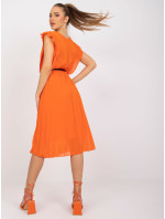 Oranžové midi šaty s výstrihom v tvare ceruzky Marine