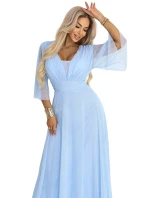 654-3 Dlhé trblietavé plus size šaty s výstrihom a priehľadnými rukávmi - modré