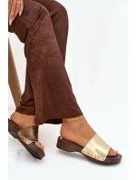 Dámské žabky se zlatými sponkami Terissa