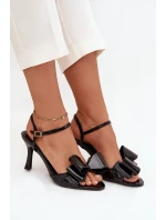 Lakierowane Sandały Na Szpilce Z Kokardą Czarne Noliva