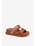 Žabky na platforme model 226368 Krok vo veľkom štýle Žabky na platforme model 226368 Krok vo veľkom štýle