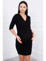 Priliehavé šaty s výrezom pod prsiami čiernej farby