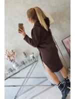 Šaty s kapucňou a bočným rázporkom hnedé