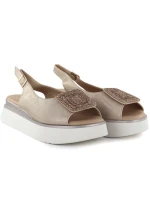 Dámske sandále na hrubej zlatej platforme Potocki SZ12590