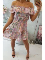 Kvetinové šaty s odhalenými ramenami vo fialovej farbe