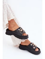 Piankowe Klapki Damskie Ze Złotymi Przypinkami Czarne Hortiana