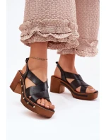 Sandále na podpätku model 214744 Vykročte štýlovo