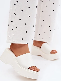 Dámské nazouváky na platformě bílé Virelia