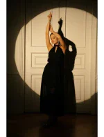 K169 Šifónové šaty so zaväzovaním za krkom - čierne K169 Šifónové šaty so zaväzovaním za krkom - čierne